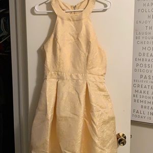 A yellow dress